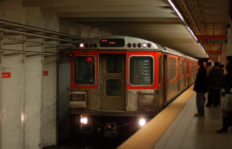 SEPTA Broad Street Subway B-IV 681 @ Walnut-Locust. Photo Taken By ...